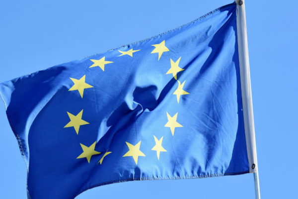 Unión Europea amplía su lista negra de paraísos fiscales
