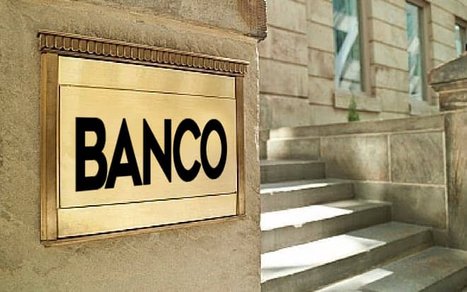 ¿Cómo pueden los españoles abrir una cuenta bancaria en el extranjero?